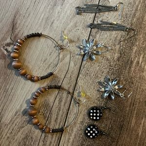 Earrings different colors set of 4